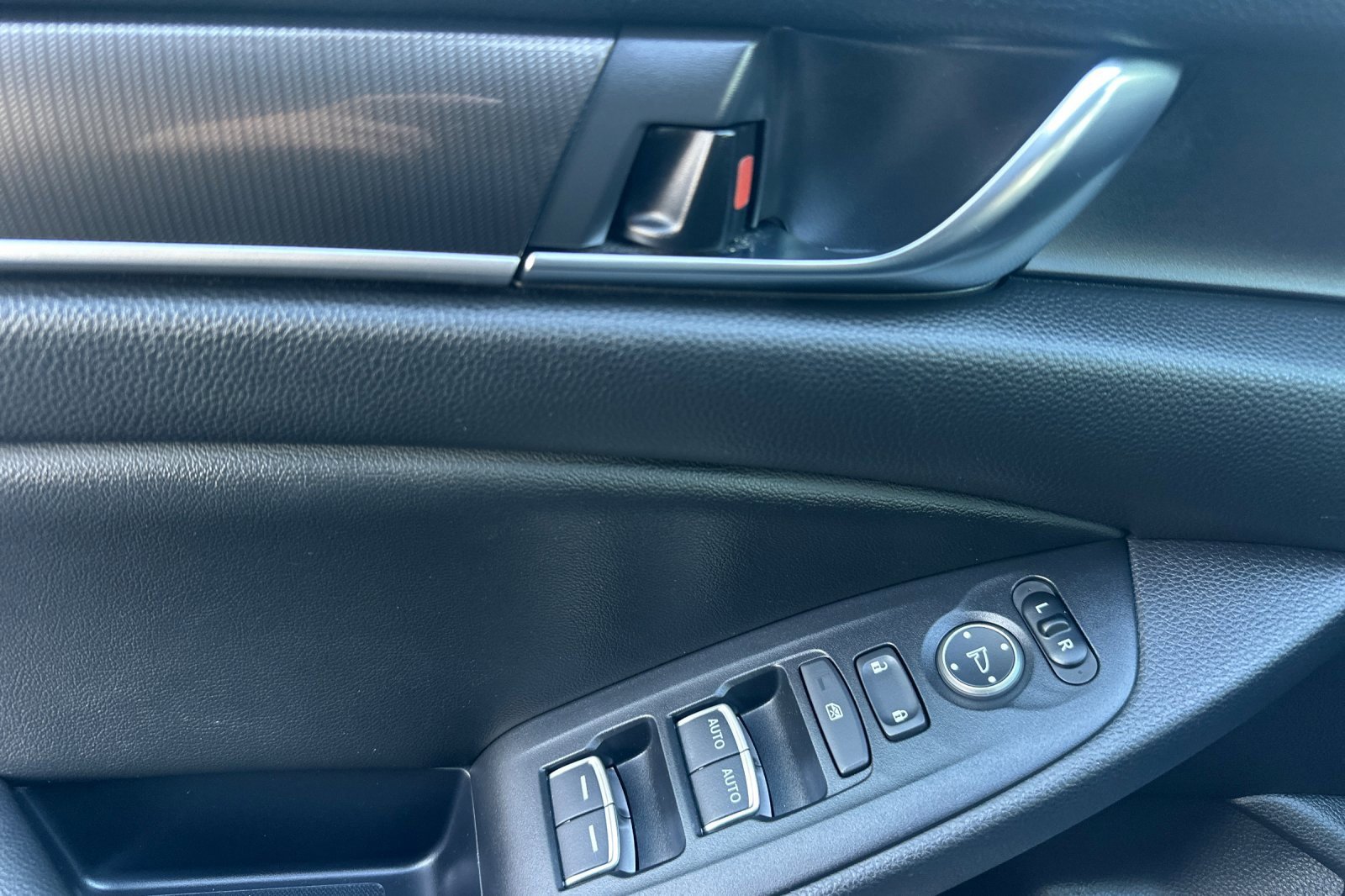 Used 2022 Honda Accord Sport image 11