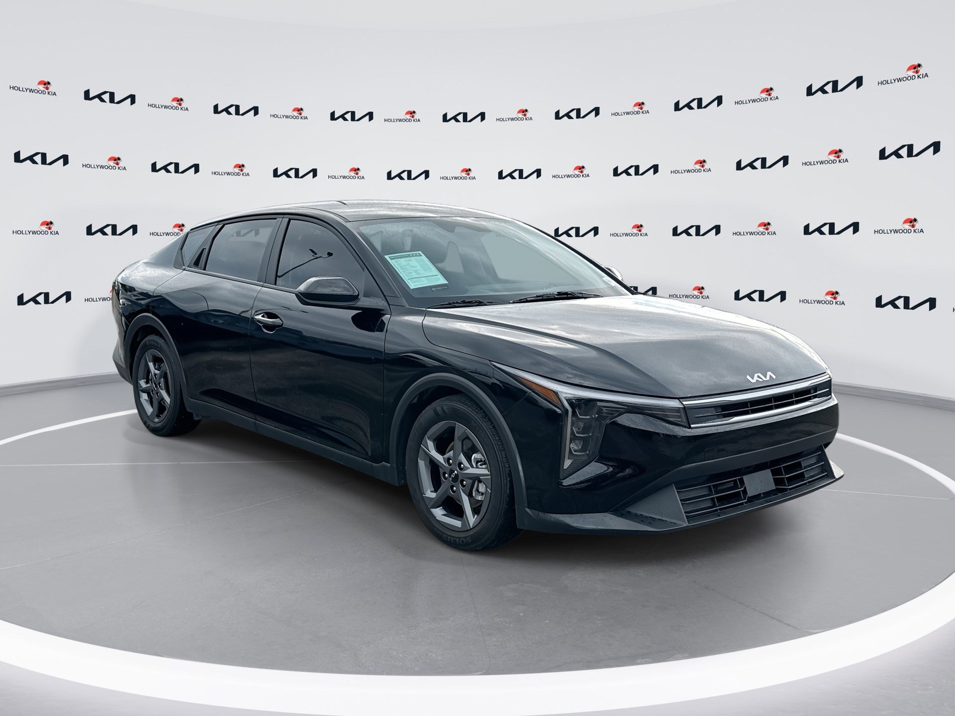 Certified 2025 Kia K4 LXS image 1