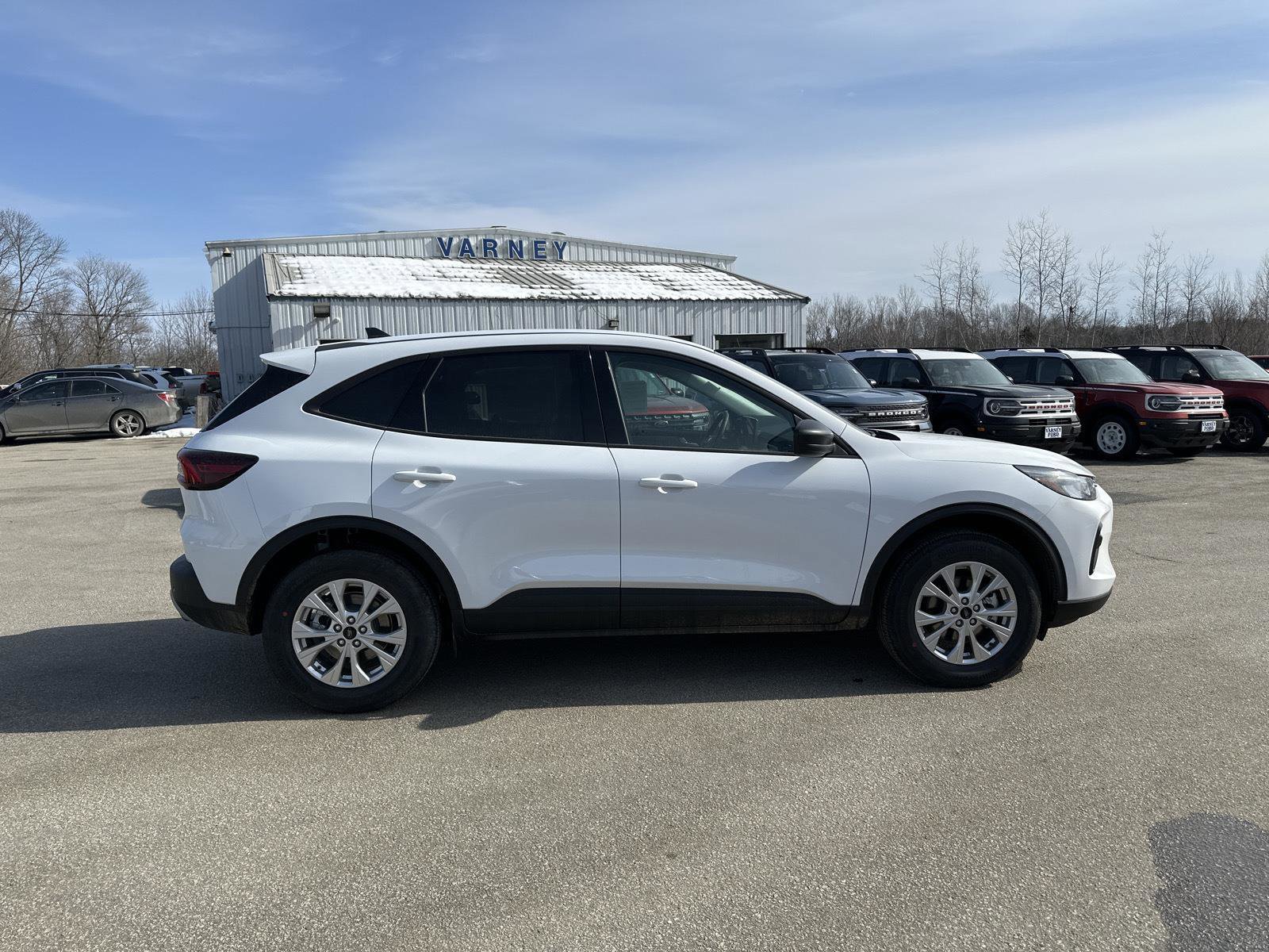 New 2025 Ford Escape SE image 4