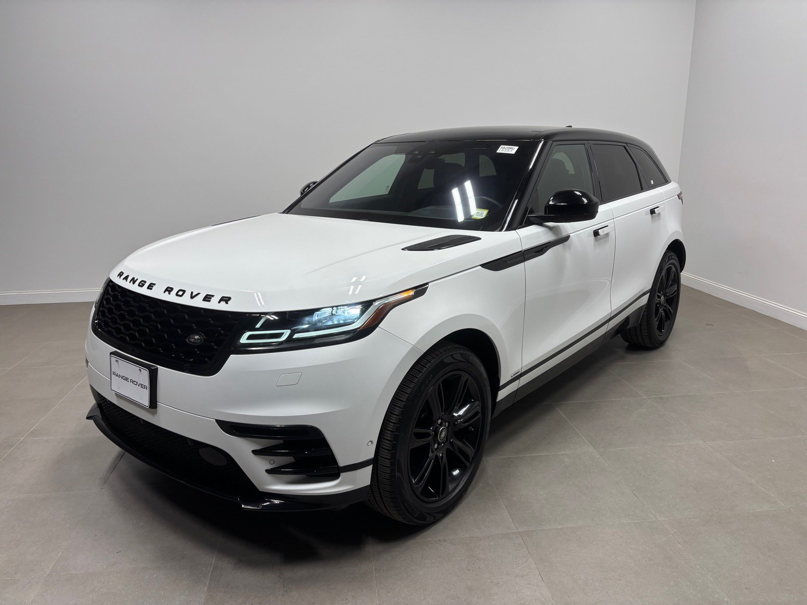 Used 2019 Land Rover Range Rover Velar R-Dynamic SE AWD/4WD image 1