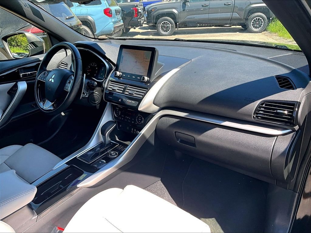 Used 2024 Mitsubishi Eclipse Cross SEL AWD/4WD image 13