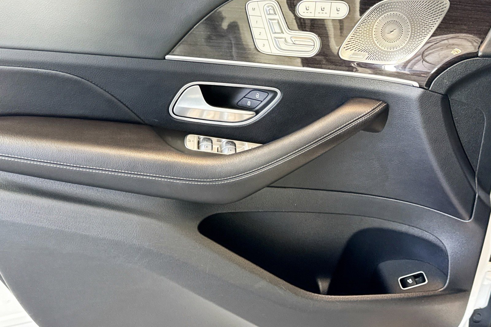 Used 2022 Mercedes-Benz GLS 450 4MATIC image 17