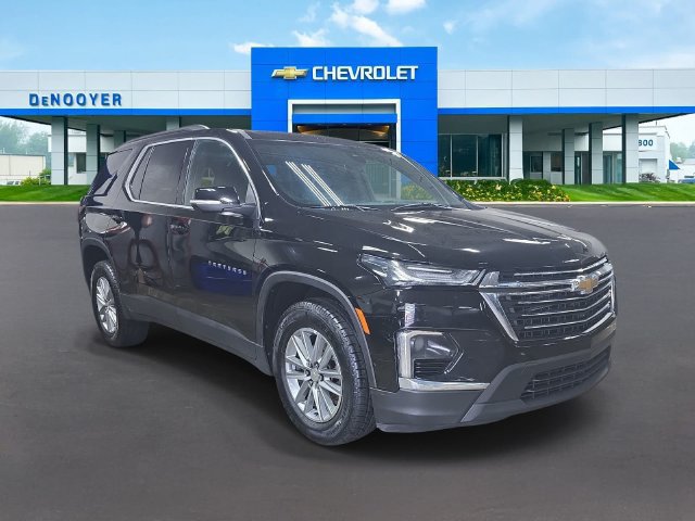 Used 2023 Chevrolet Traverse LT w/ Rear Camera Mirror Package AWD/4WD image 5