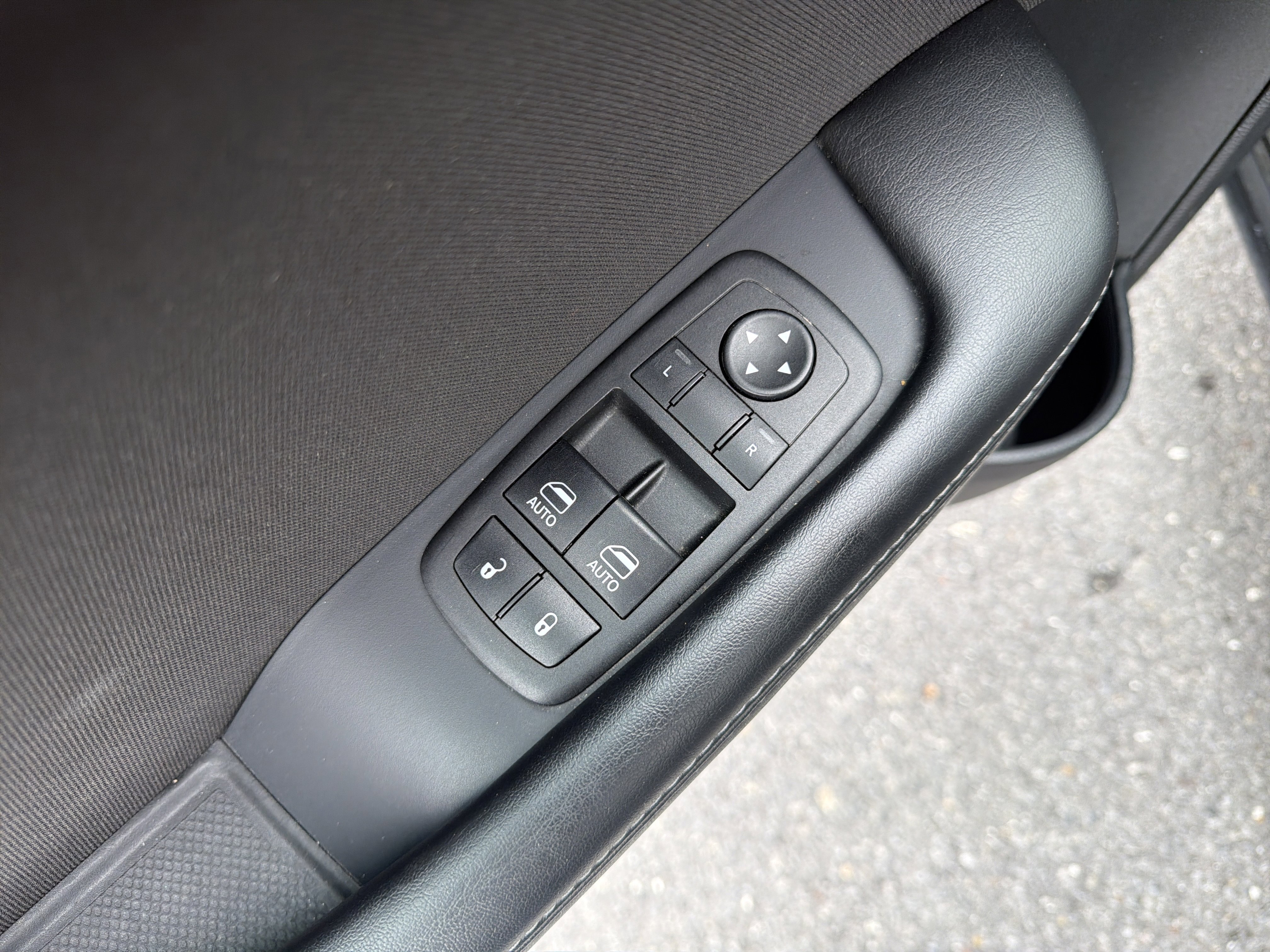 Used 2023 Dodge Challenger SXT image 16