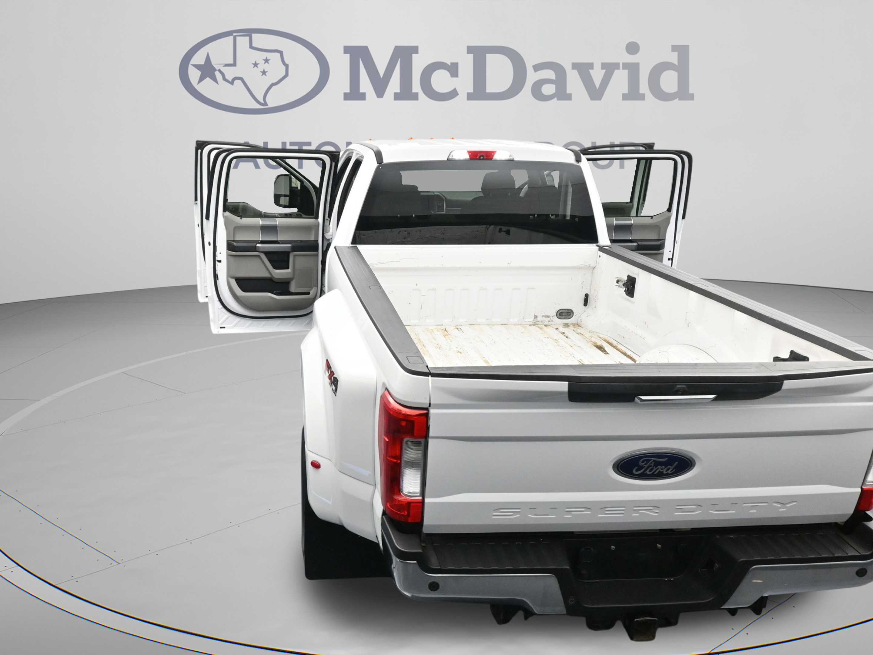 Used 2019 Ford F350 XLT w/ XLT Premium Package AWD/4WD image 42