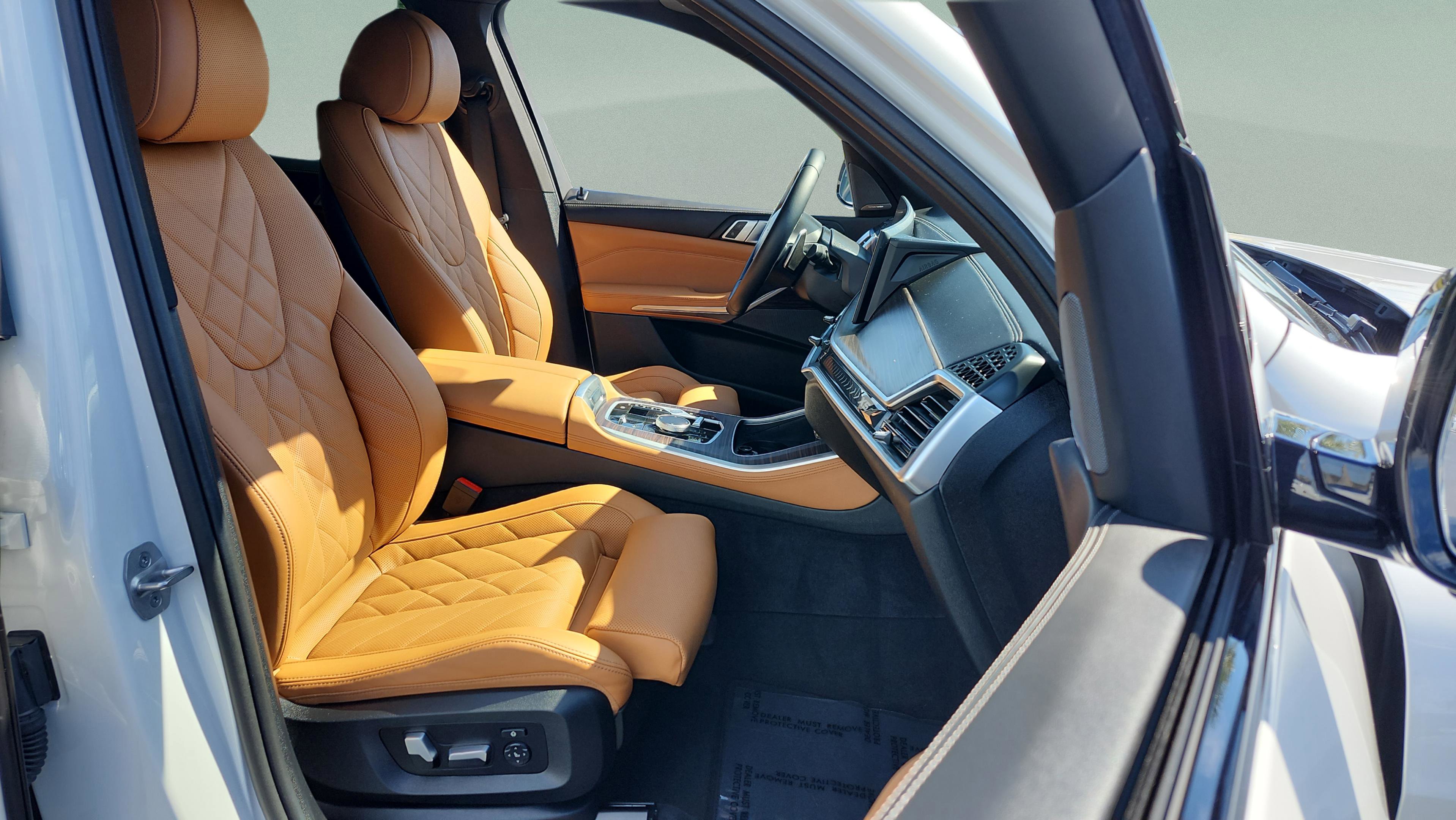 Certified 2024 BMW X5 xDrive50e w/ M Sport Package image 20