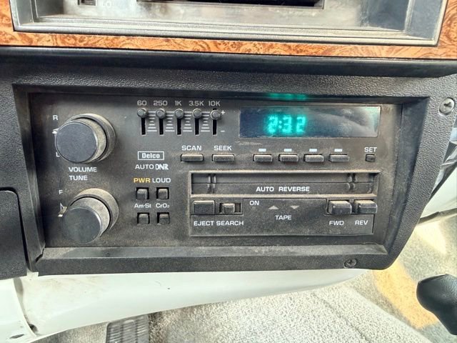 Used 1990 Chevrolet Suburban 4WD image 22