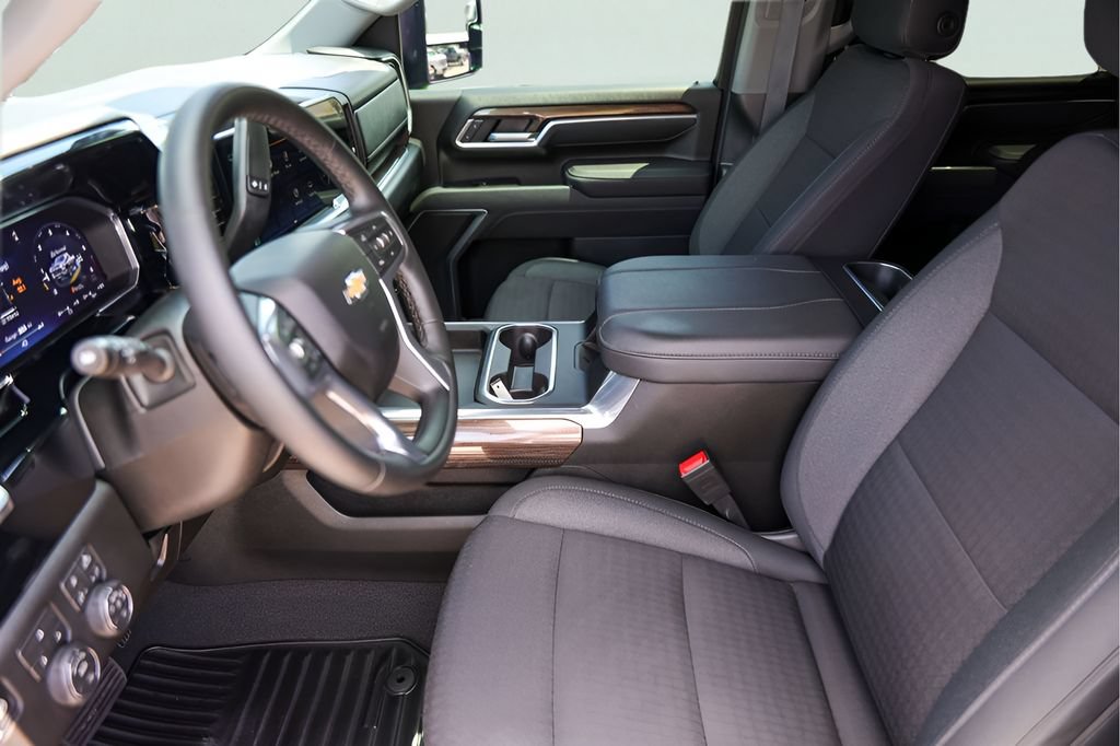Used 2026 Chevrolet Silverado 2500 LT w/ Texas Edition AWD/4WD image 12
