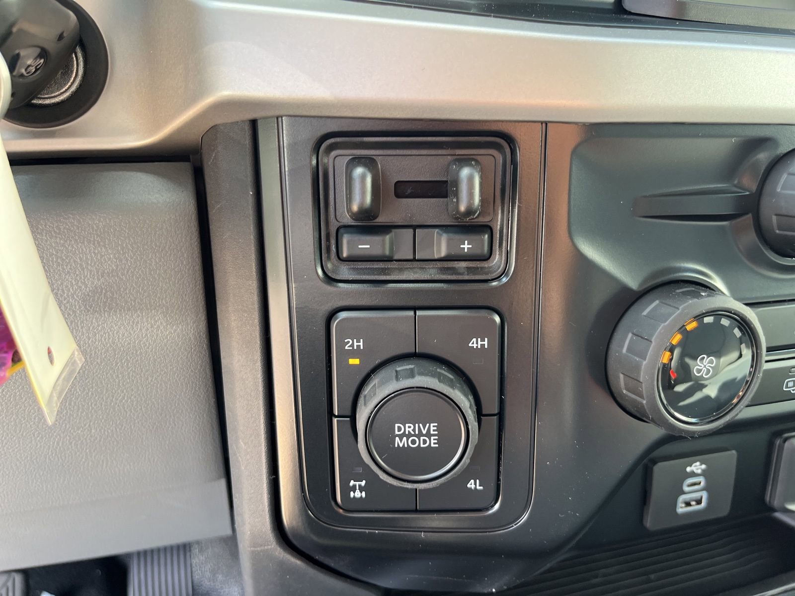 New 2026 Ford F250 XL w/ XL Chrome Package AWD/4WD image 12