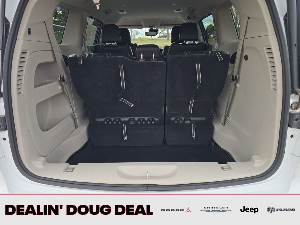 Used 2024 Chrysler Pacifica Touring-L image 22