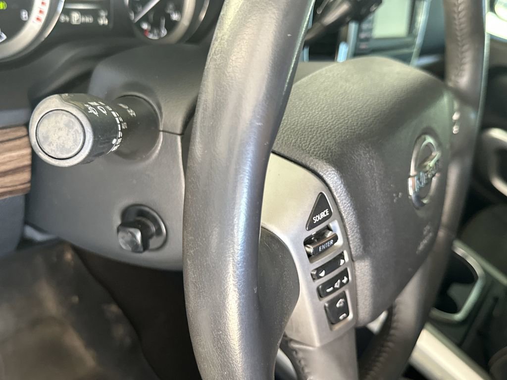Used 2017 Nissan Titan SL image 20