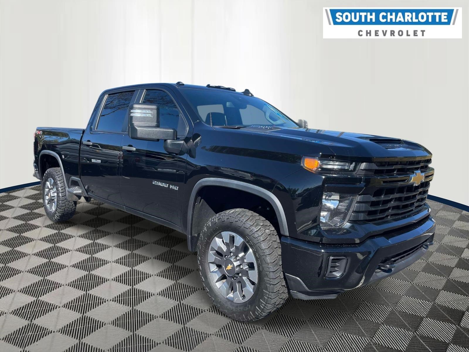 Used 2024 Chevrolet Silverado 2500 Custom w/ Custom Value Package AWD/4WD image 3