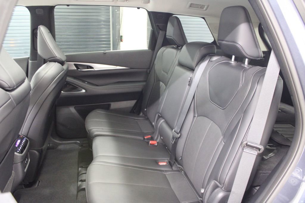 Certified 2026 INFINITI QX60 Luxe w/ Cargo Package image 38