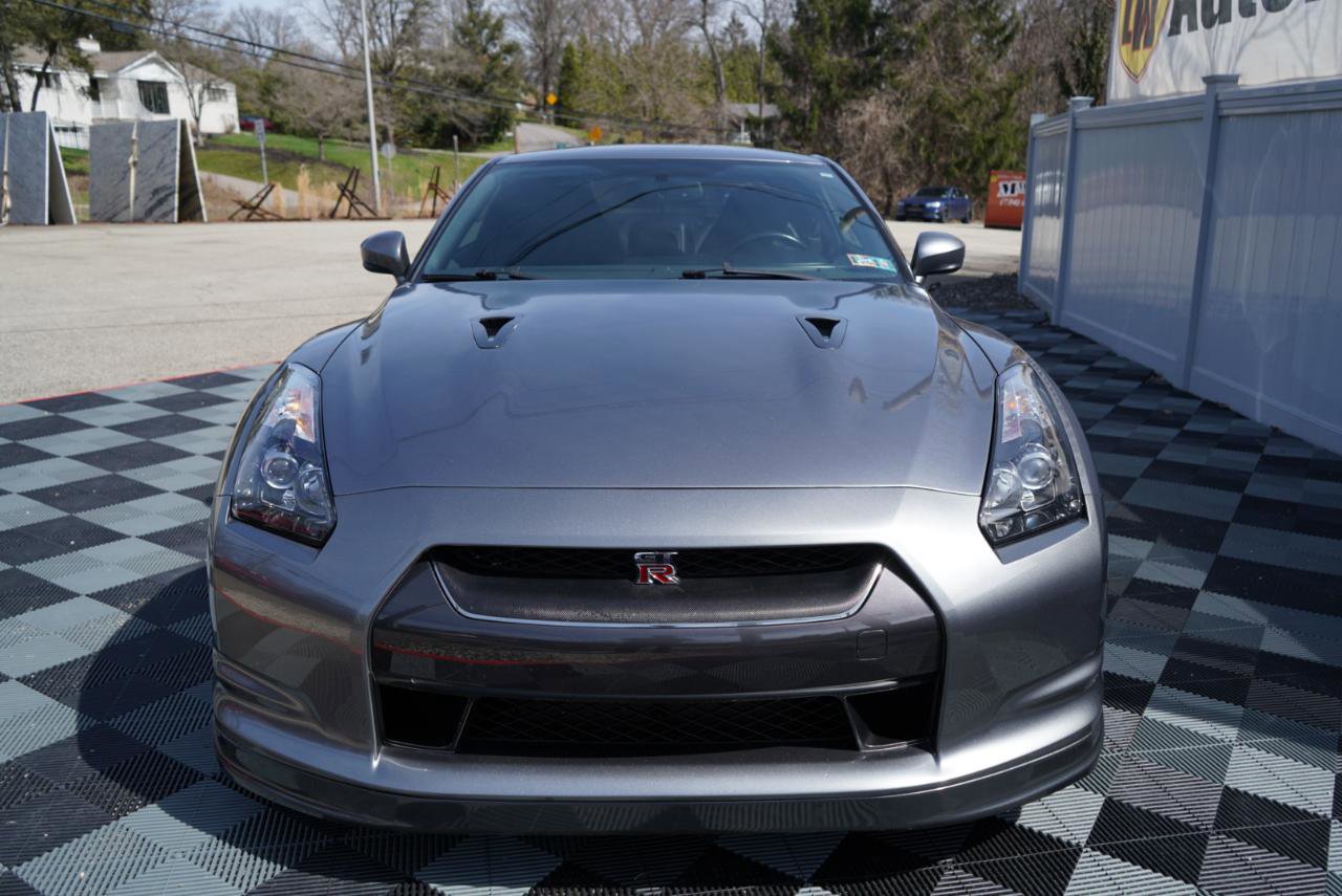 Used 2010 Nissan GT-R Premium image 14