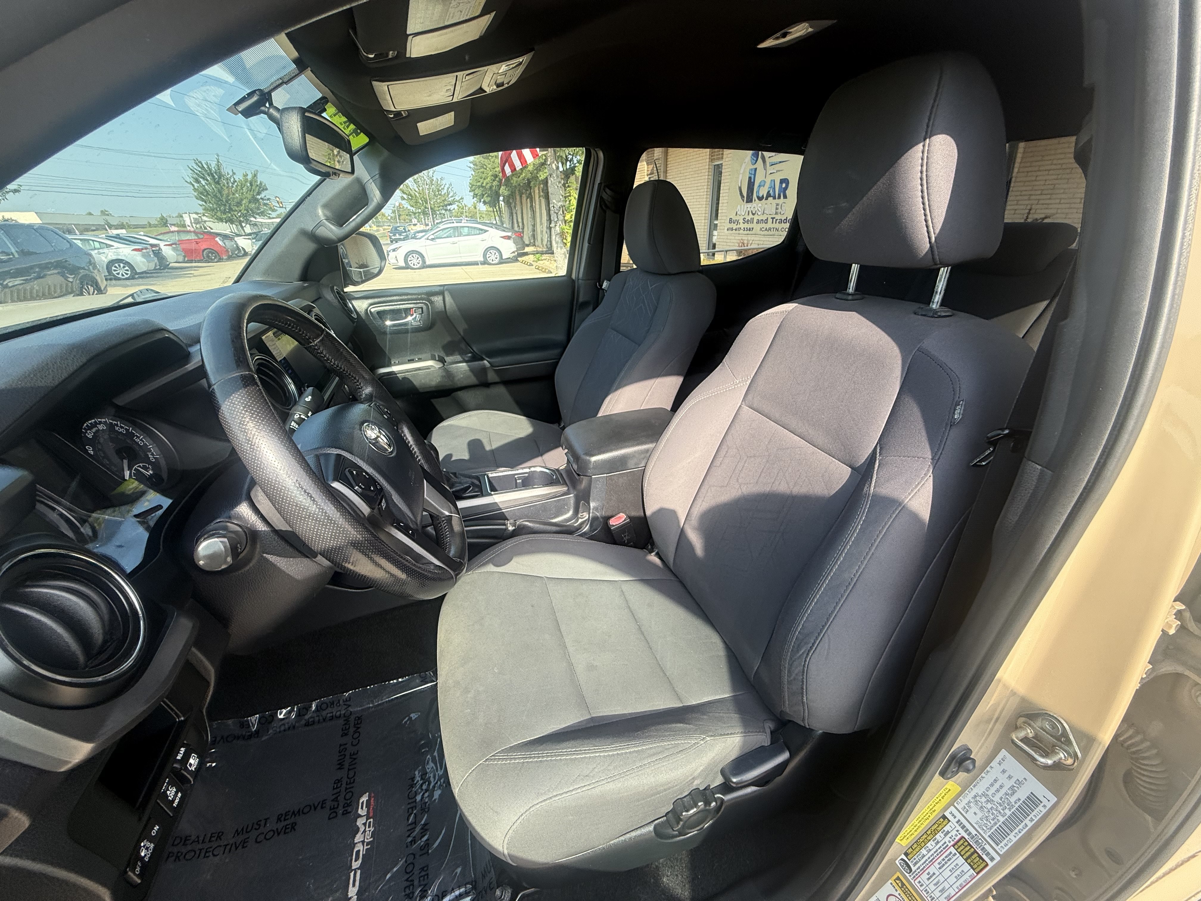 Used 2017 Toyota Tacoma TRD Sport w/ Tow Package (A/T) AWD/4WD image 8
