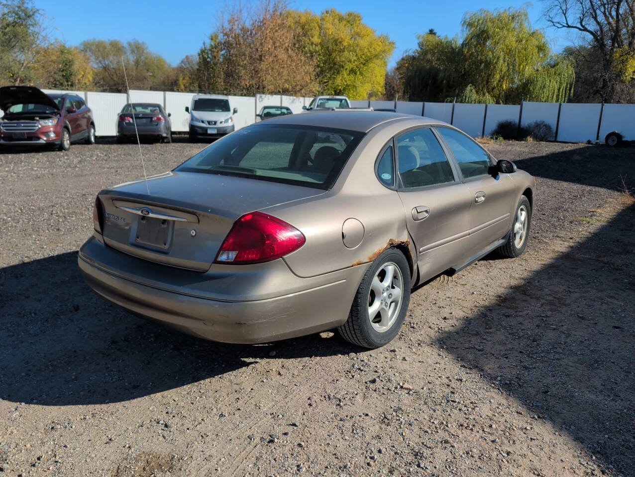 Used 2003 Ford Taurus SE FWD image 5