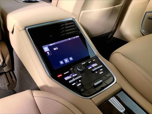 Certified 2022 Porsche Panamera image 21