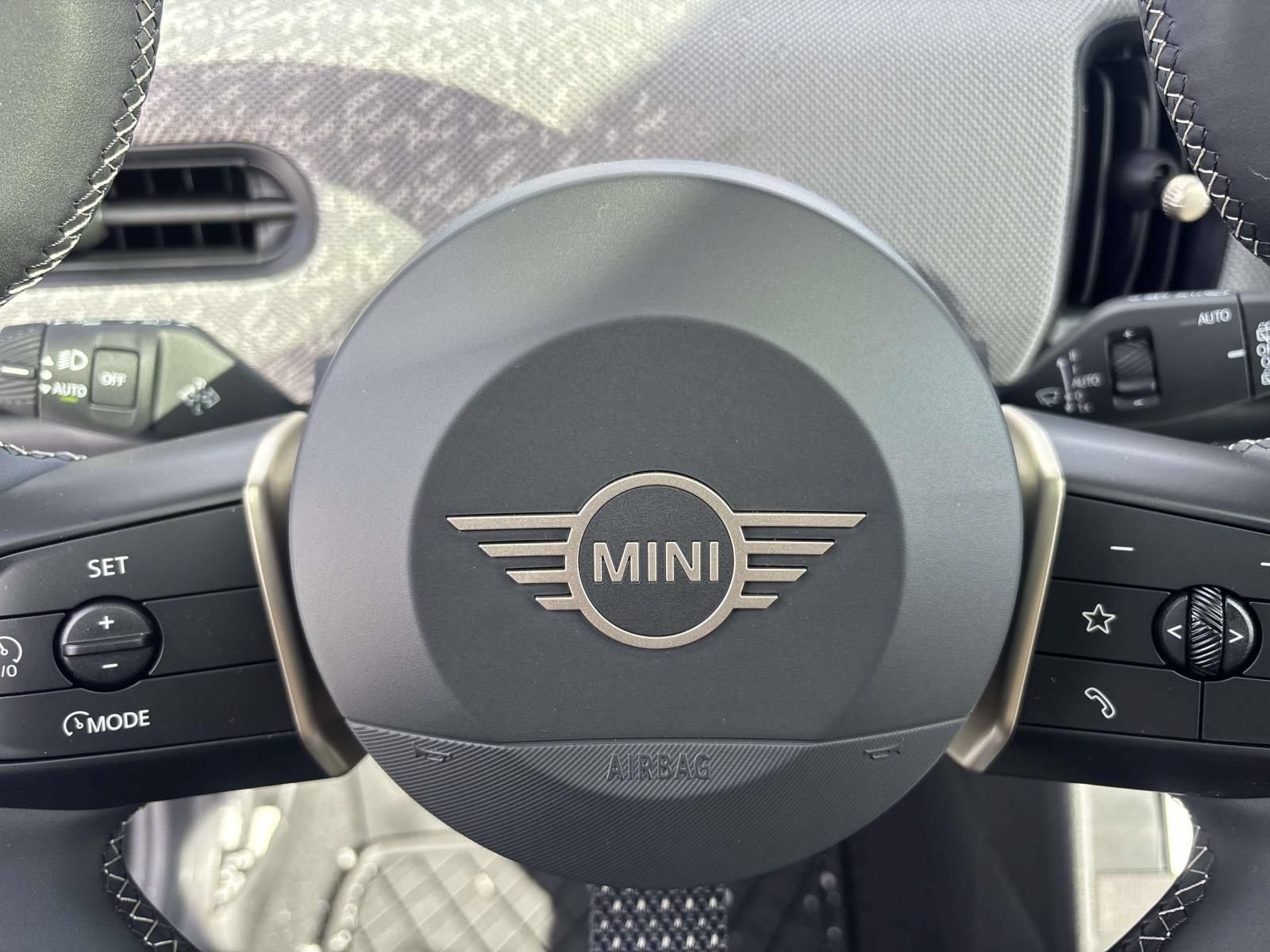 New 2026 MINI Cooper 2-Door Hardtop FWD image 17
