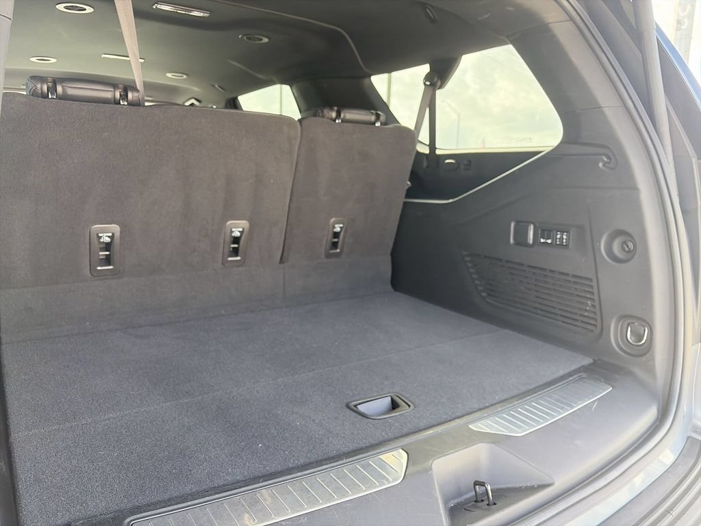 Certified 2022 Chevrolet Suburban RST w/ Luxury Package AWD/4WD image 33