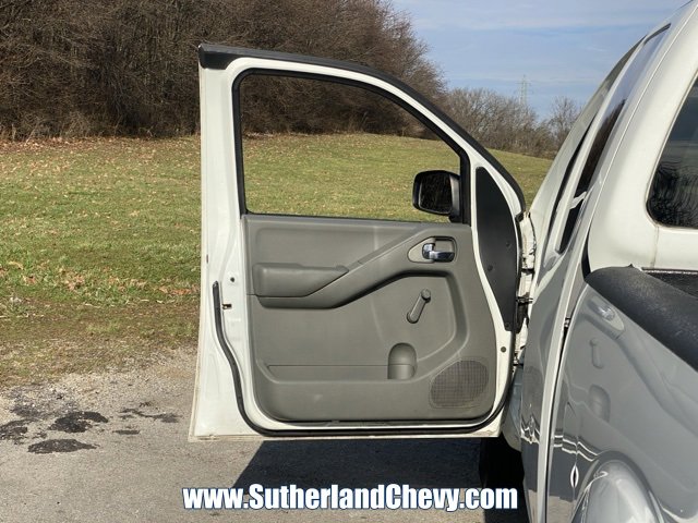 Used 2013 Nissan Frontier S image 11