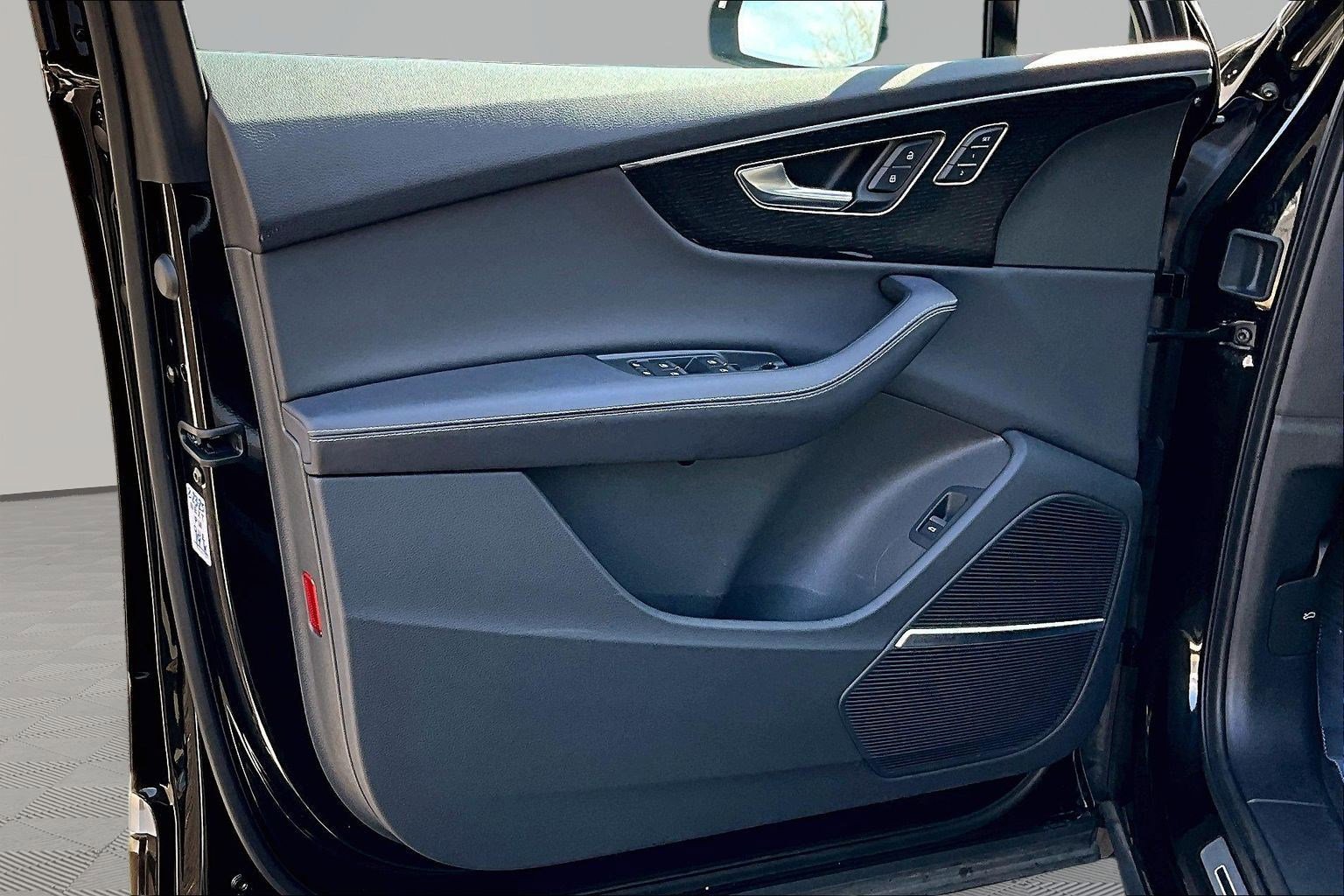 Used 2025 Audi Q7 3.0T Premium Plus image 20