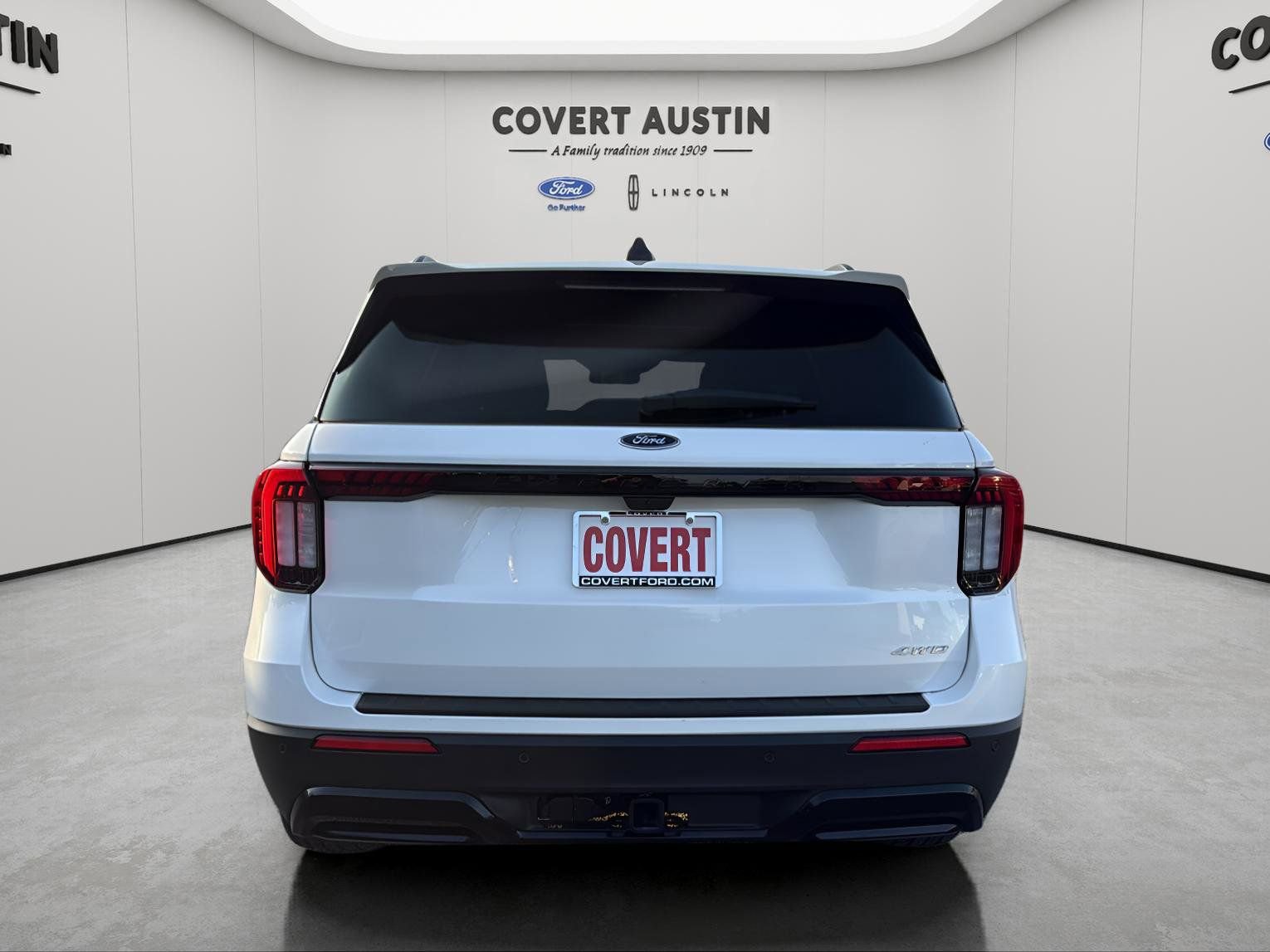 Certified 2025 Ford Explorer ST-Line w/ Premium Package image 4