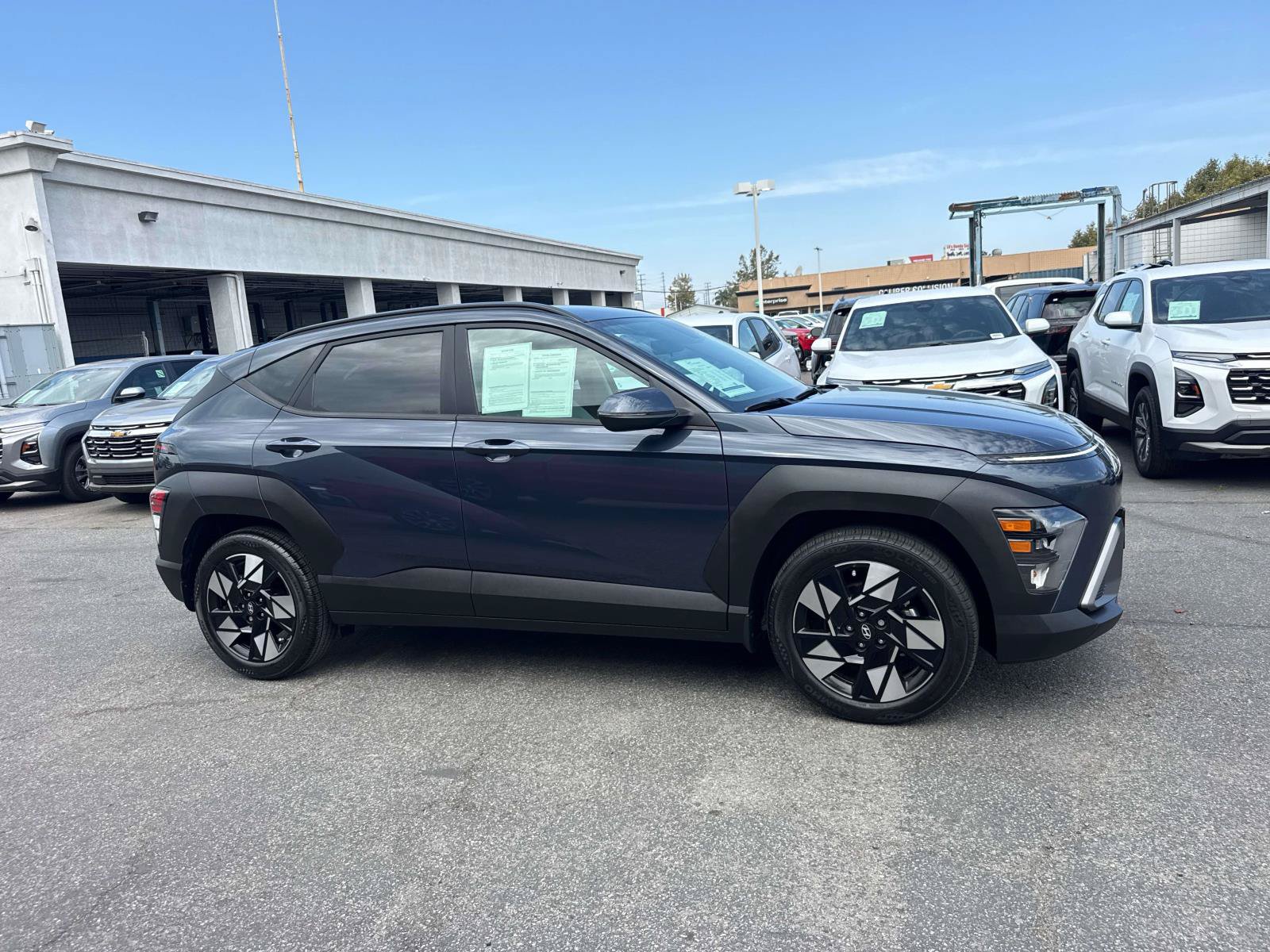 Used 2024 Hyundai Kona SEL FWD image 2