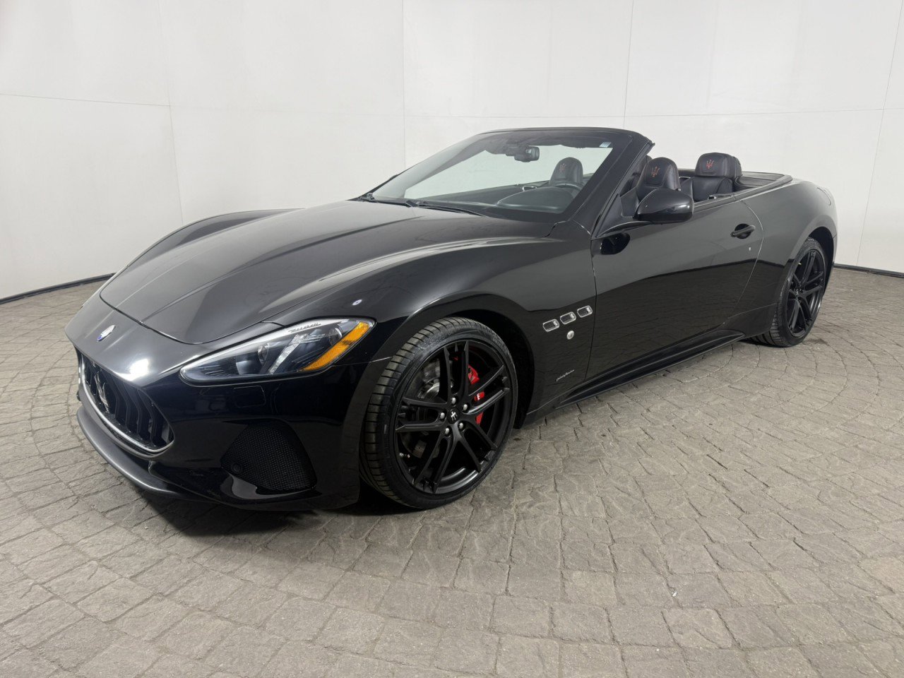Used 2018 Maserati GranTurismo Sport image 3