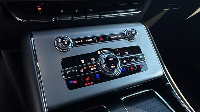 Used 2023 Lincoln Aviator Reserve w/ Equipment Group 201A image 31