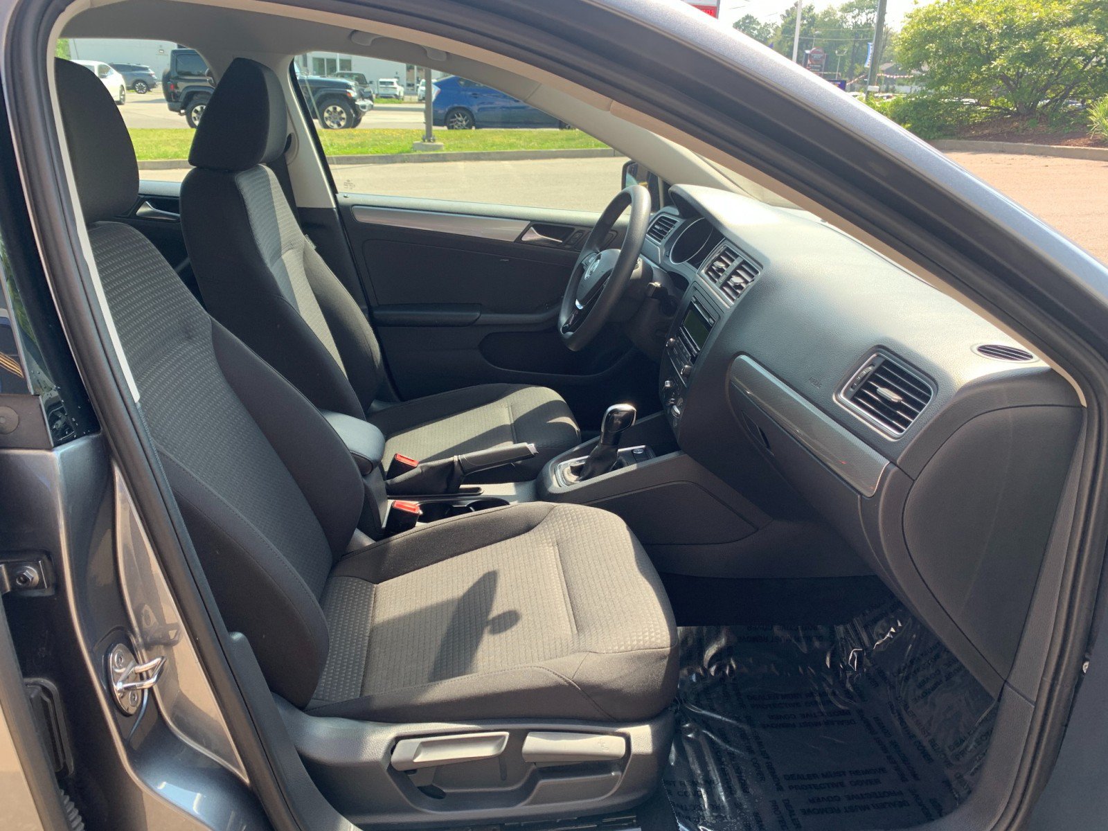 Used 2015 Volkswagen Jetta SE FWD image 31