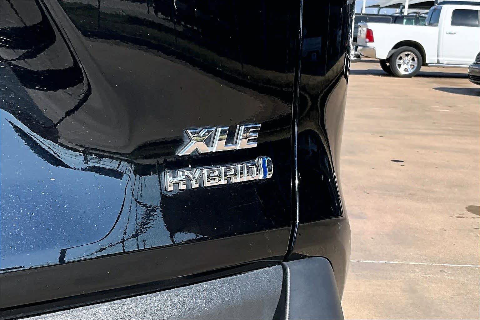 Used 2024 Toyota RAV4 XLE AWD/4WD image 10