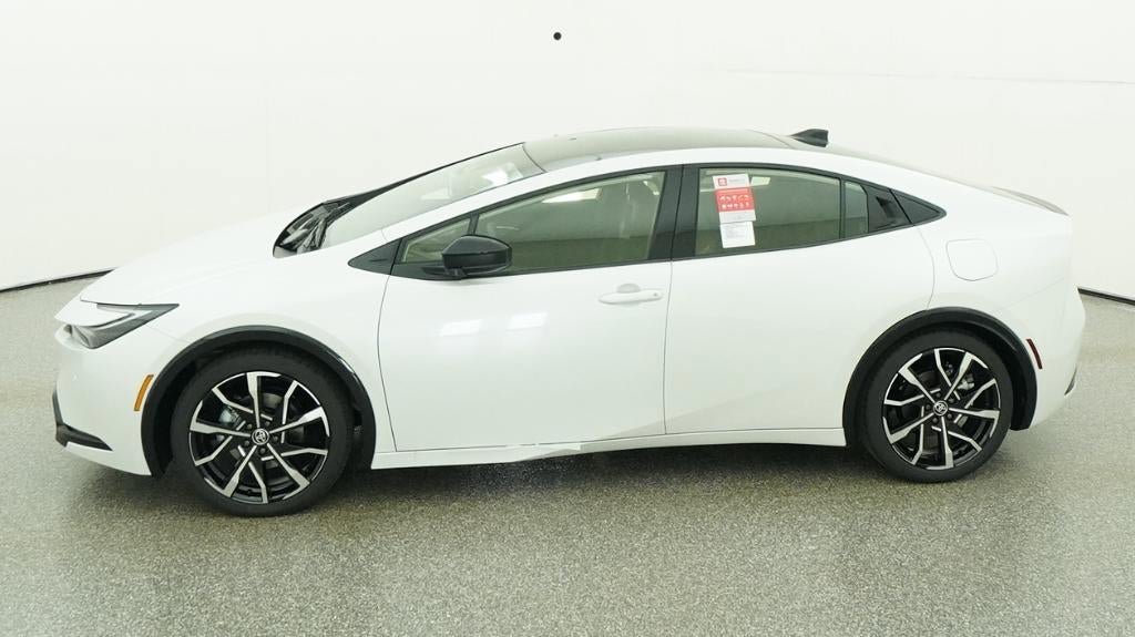 New 2026 Toyota Prius Plug-In Hybrid FWD image 3