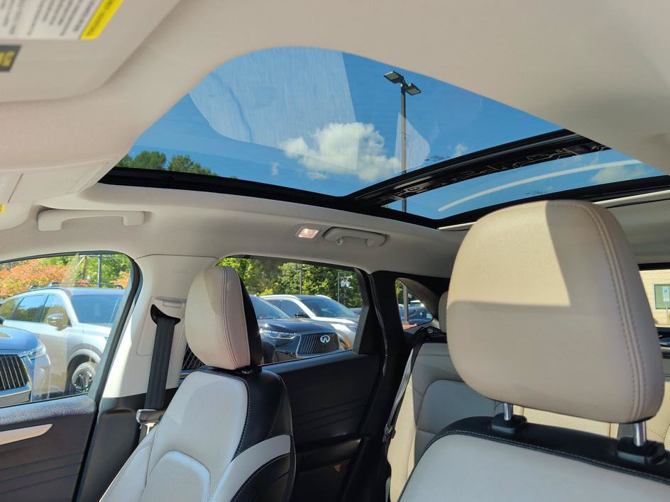 Used 2022 Ford Escape SEL w/ Technology Package FWD image 27
