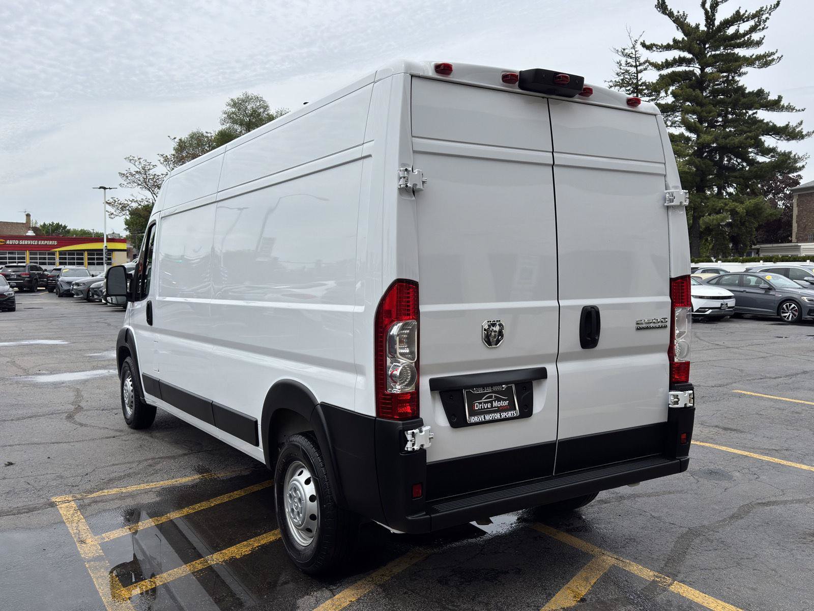 Used 2025 RAM ProMaster 2500 w/ Convenience Group FWD image 6