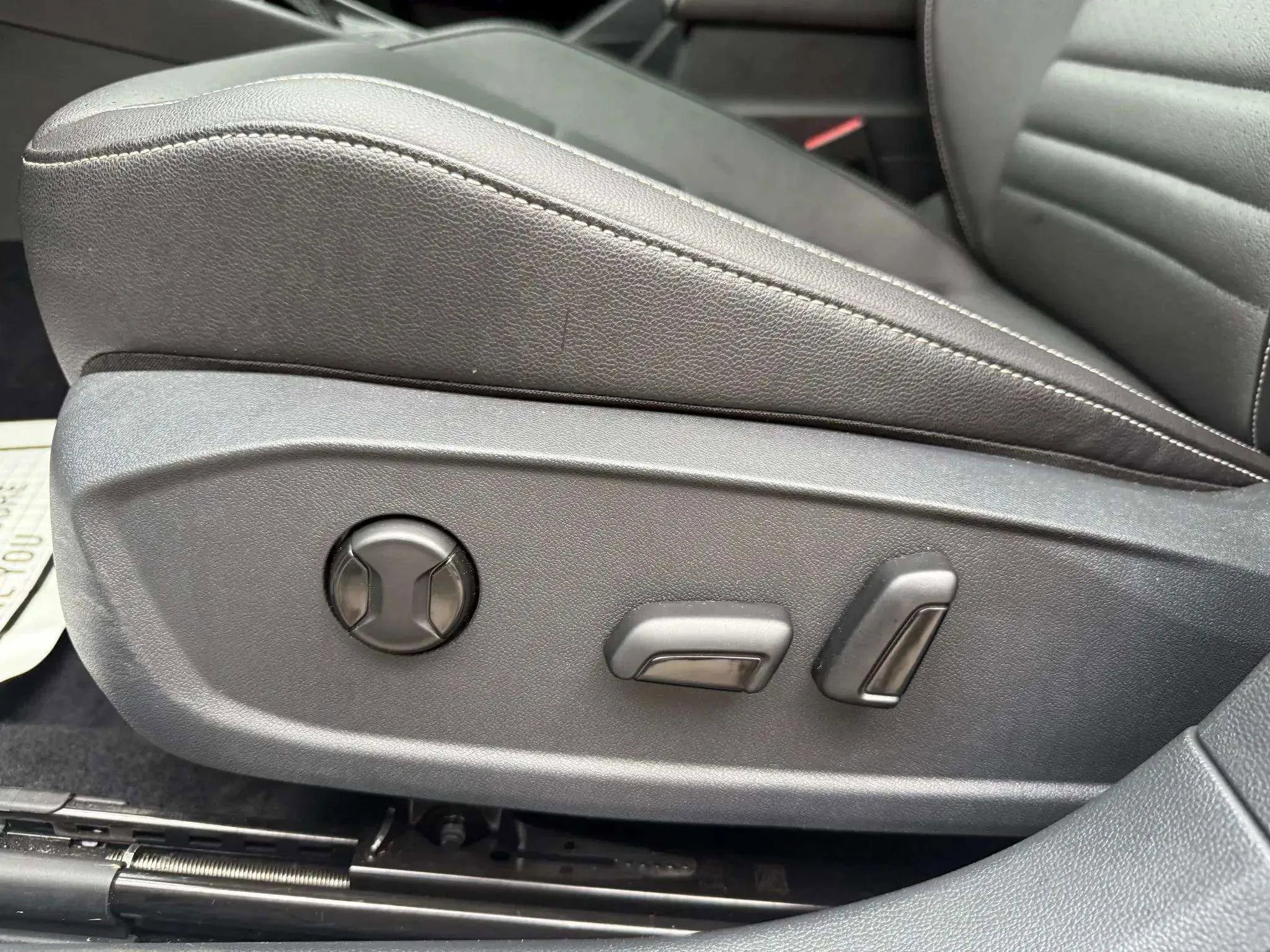 Used 2022 Volkswagen Jetta SE image 29