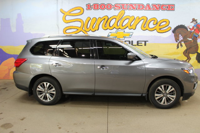 Used 2020 Nissan Pathfinder SV AWD/4WD image 1