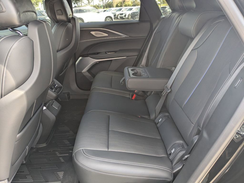 New 2026 Cadillac Lyriq V w/ LPO, Floor Liner Package image 12