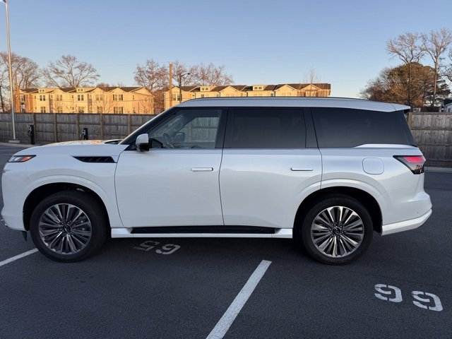 Used 2025 INFINITI QX80 Sensory image 3