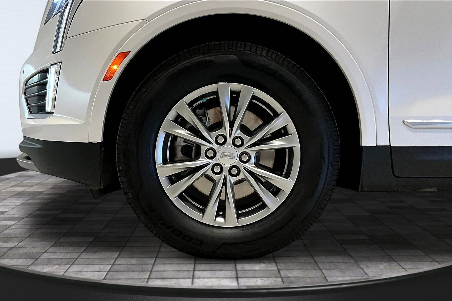 Used 2022 Cadillac XT5 Premium Luxury FWD image 33
