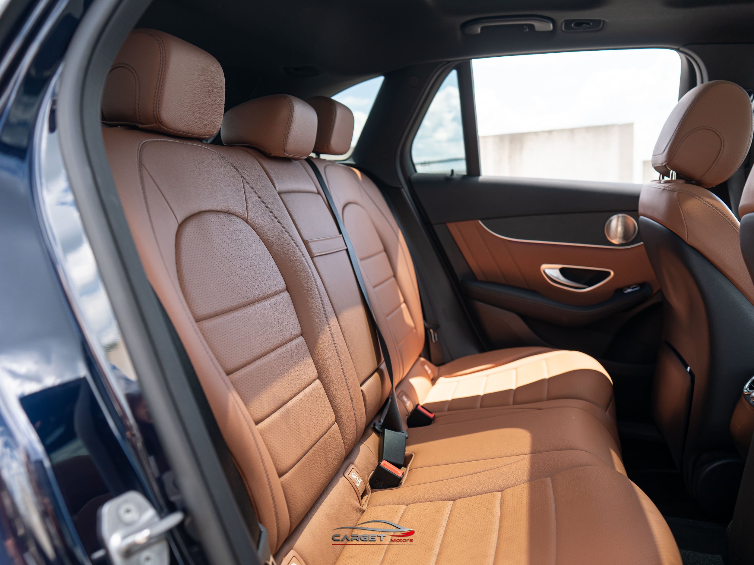 Used 2021 Mercedes-Benz GLC 300 4MATIC w/ AMG Line image 18
