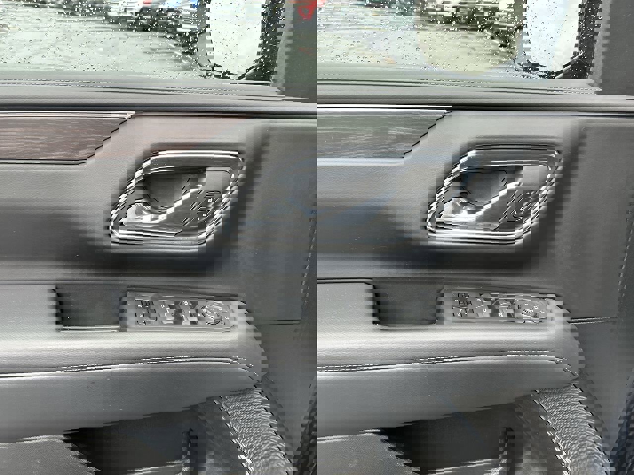 Used 2024 Chevrolet Tahoe LT image 21