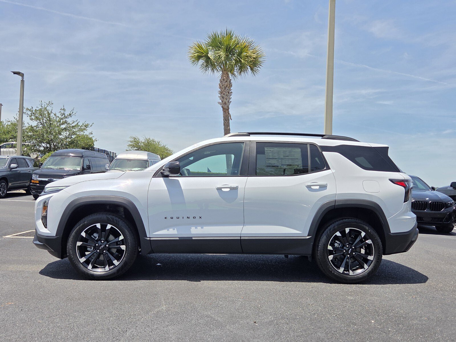 New 2026 Chevrolet Equinox RS w/ Convenience Package III FWD image 3