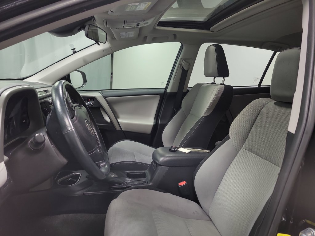 Used 2018 Toyota RAV4 XLE AWD/4WD image 15