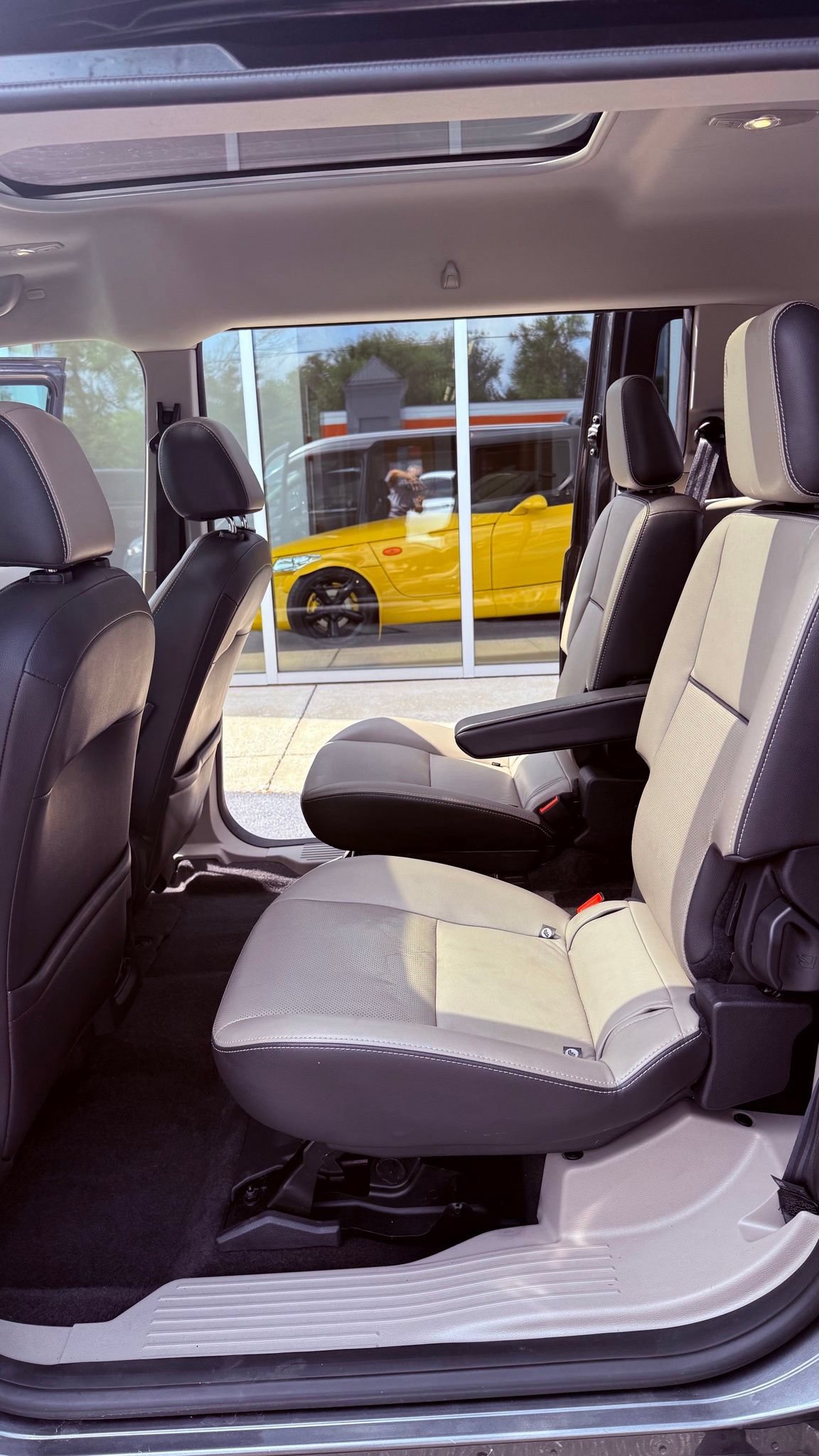 Used 2016 Ford Transit Connect Titanium FWD image 23