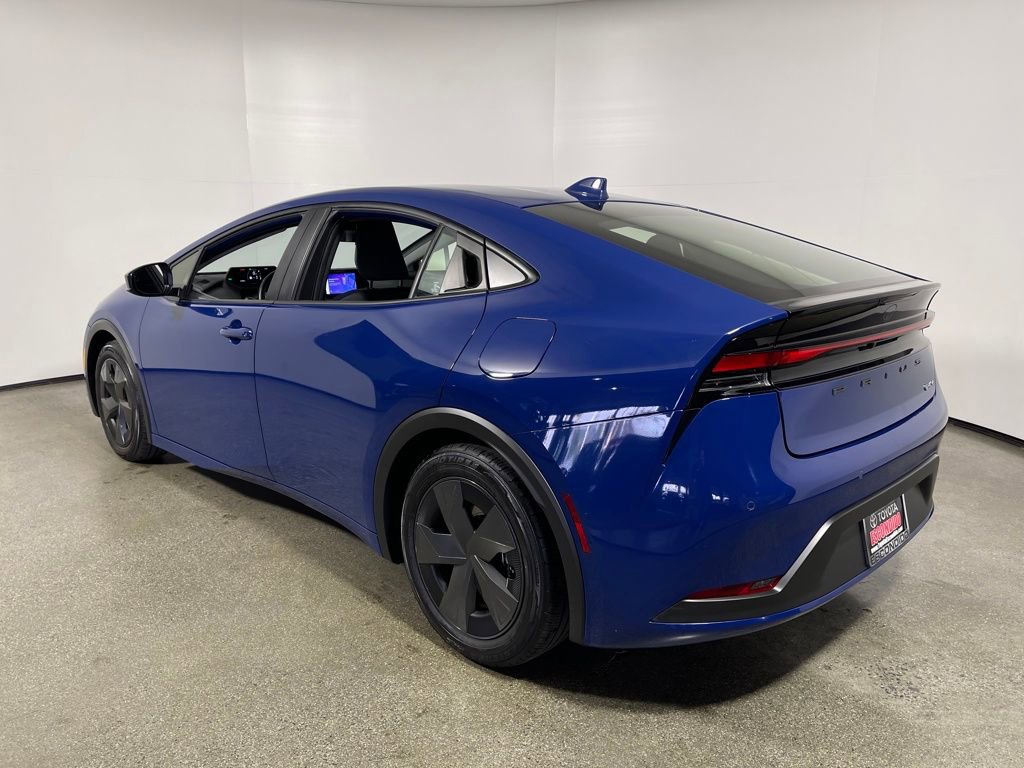 Used 2025 Toyota Prius LE image 5