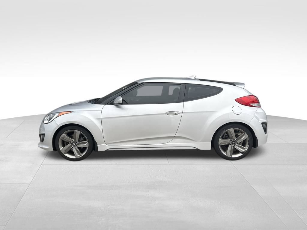 Used 2015 Hyundai Veloster Turbo video 2