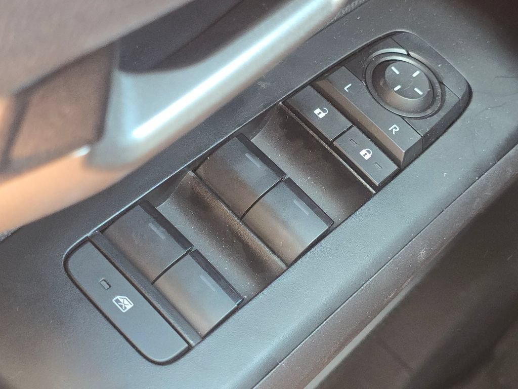 Used 2025 Toyota Tacoma TRD Sport AWD/4WD image 26