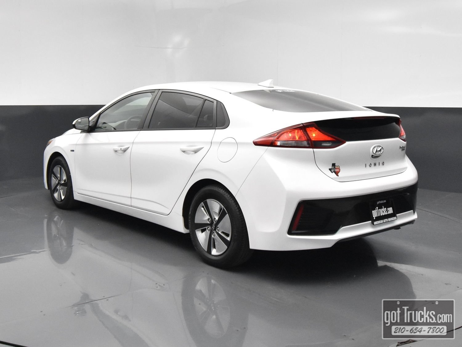 Used 2018 Hyundai Ioniq Blue FWD image 5