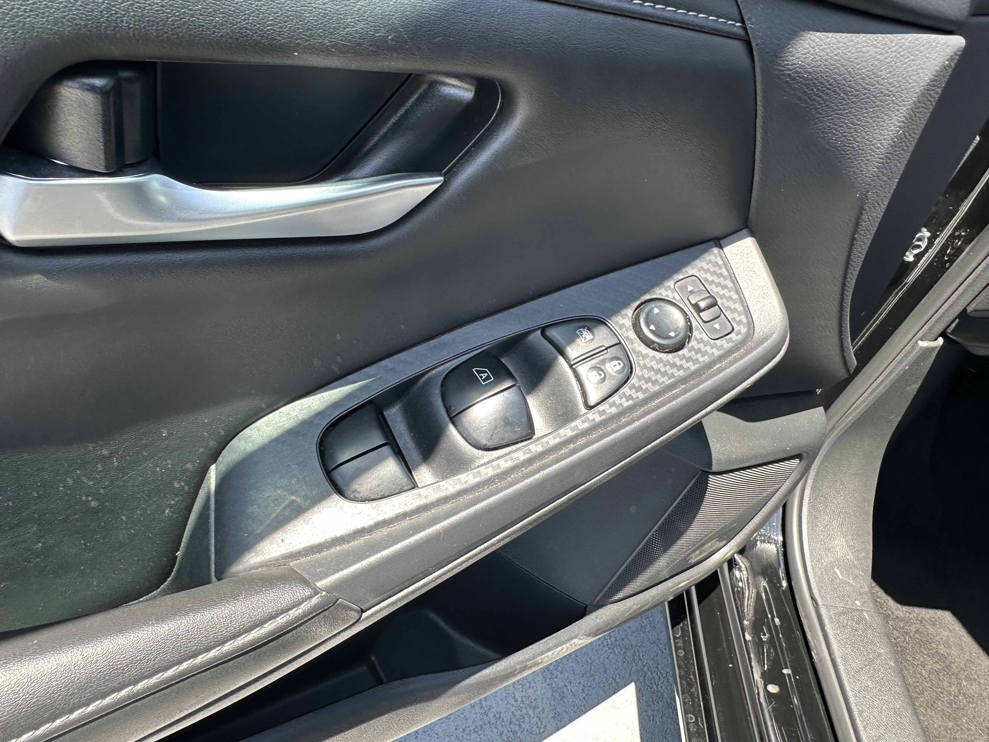 Used 2024 Nissan Sentra SV FWD image 23