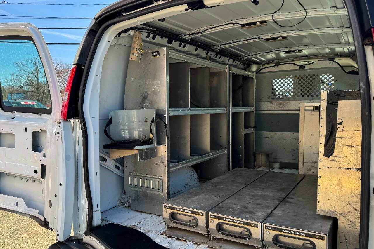 Used 2019 Chevrolet Express 2500 w/ Driver Convenience Package image 17